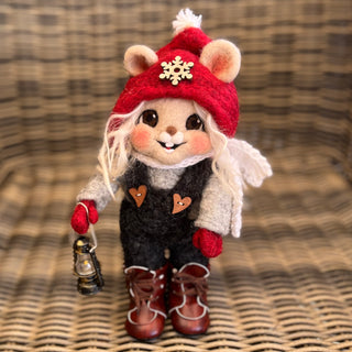 Wool needle figure Evelina