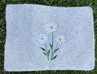 Learn to needle felt a seat pad (2D) - daisy collar