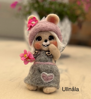 Wool needle figure -Borga