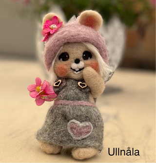 Wool needle figure -Borga