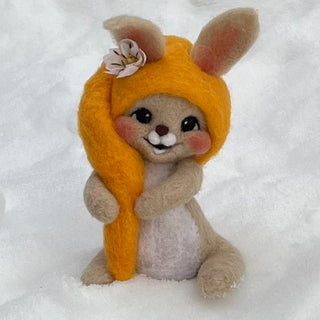 Wool needle figure Kalle, yellow