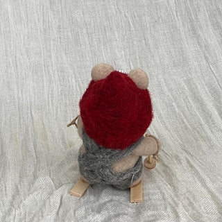 Wool needle figure Therese