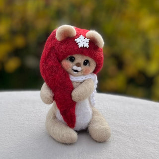 Wool needle figure - Mia