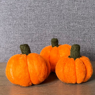 Woolen needle figurine - Pumpkin 6.5 - 8 cm in diameter