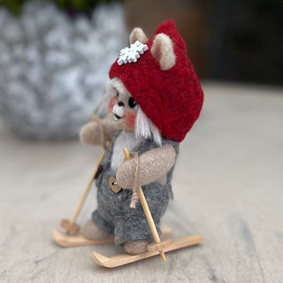 Ullnåla figur -Therese RESERVERT