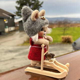 Ullnåla figur - Solfrid