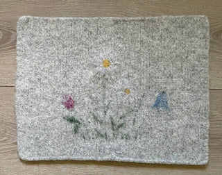 Ullnåla Sitteunderlag m/blomster