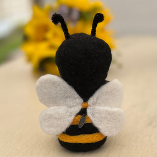 Ullnåla figur Petter og Bumble - reservert